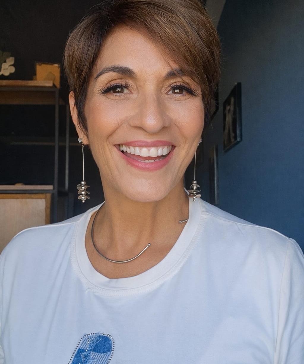 ​Dina Rachid será homenageada com Medalha do Mérito Três Marias nesta sexta-feira em Salvador