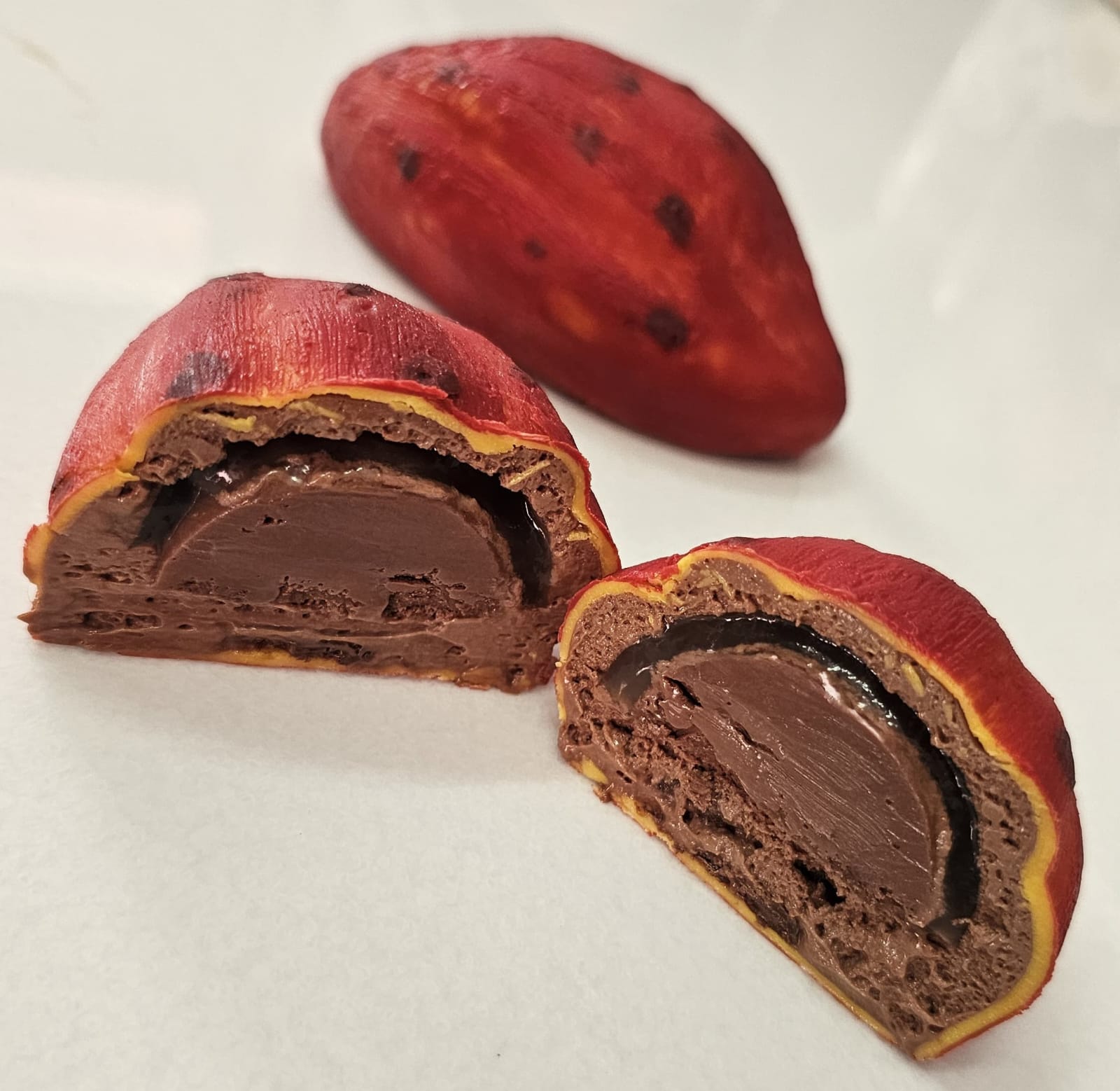 Queda no preço do cacau chama atenção às vésperas da Páscoa, mas chocolate pode não ficar mais barato