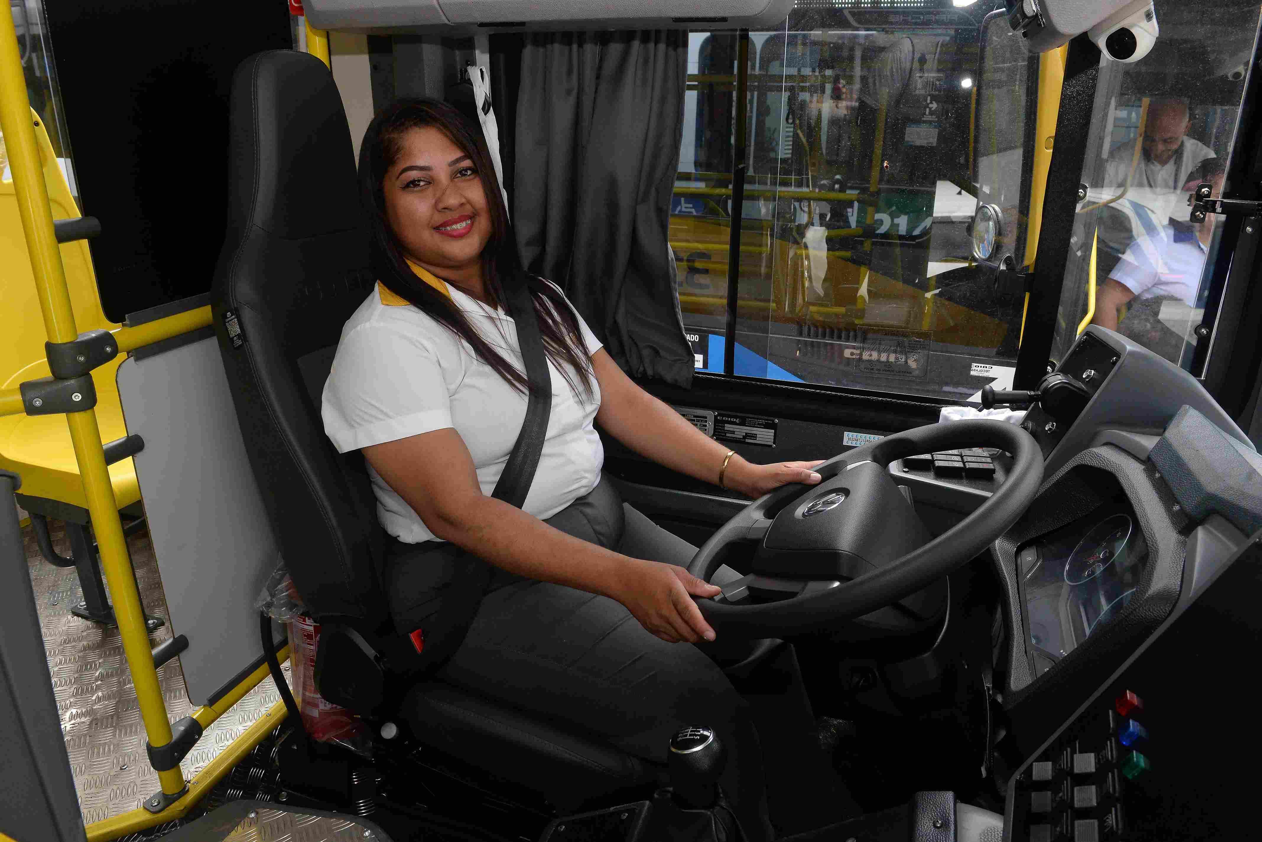 ​Salvador terá linhas de ônibus operadas exclusivamente por mulheres durante a Copa do Mundo Feminina de 2027