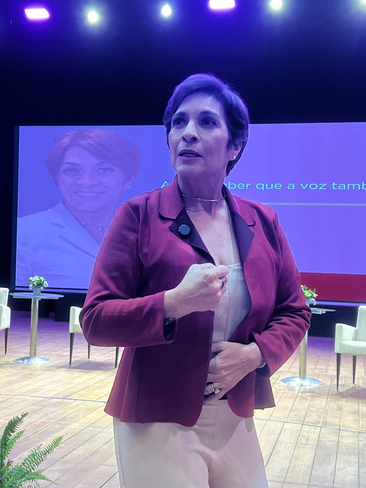 ​Dina Rachid leva O Poder da Voz a Brasília e encerra agenda em encontro exclusivo da Hollus