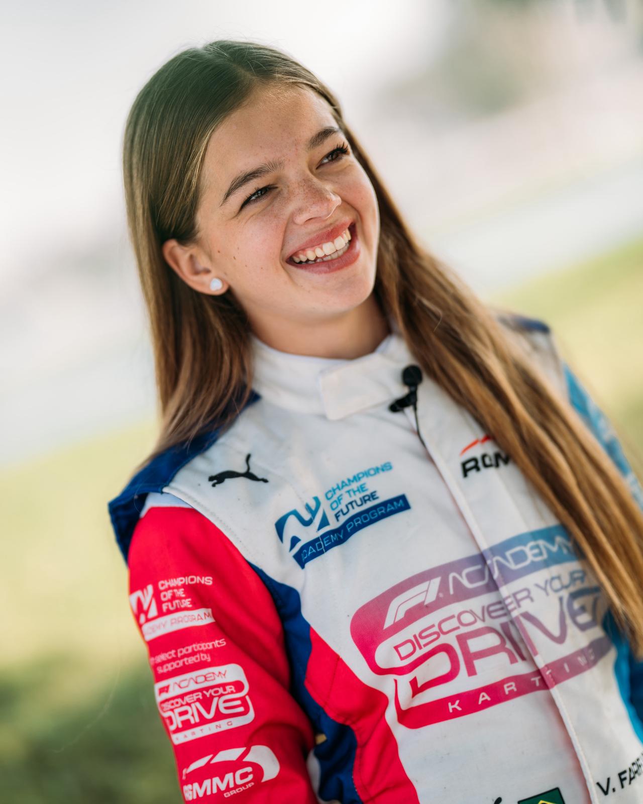 ​Brasileira de 15 anos faz história no kart mundial e se prepara para a Fórmula 4
