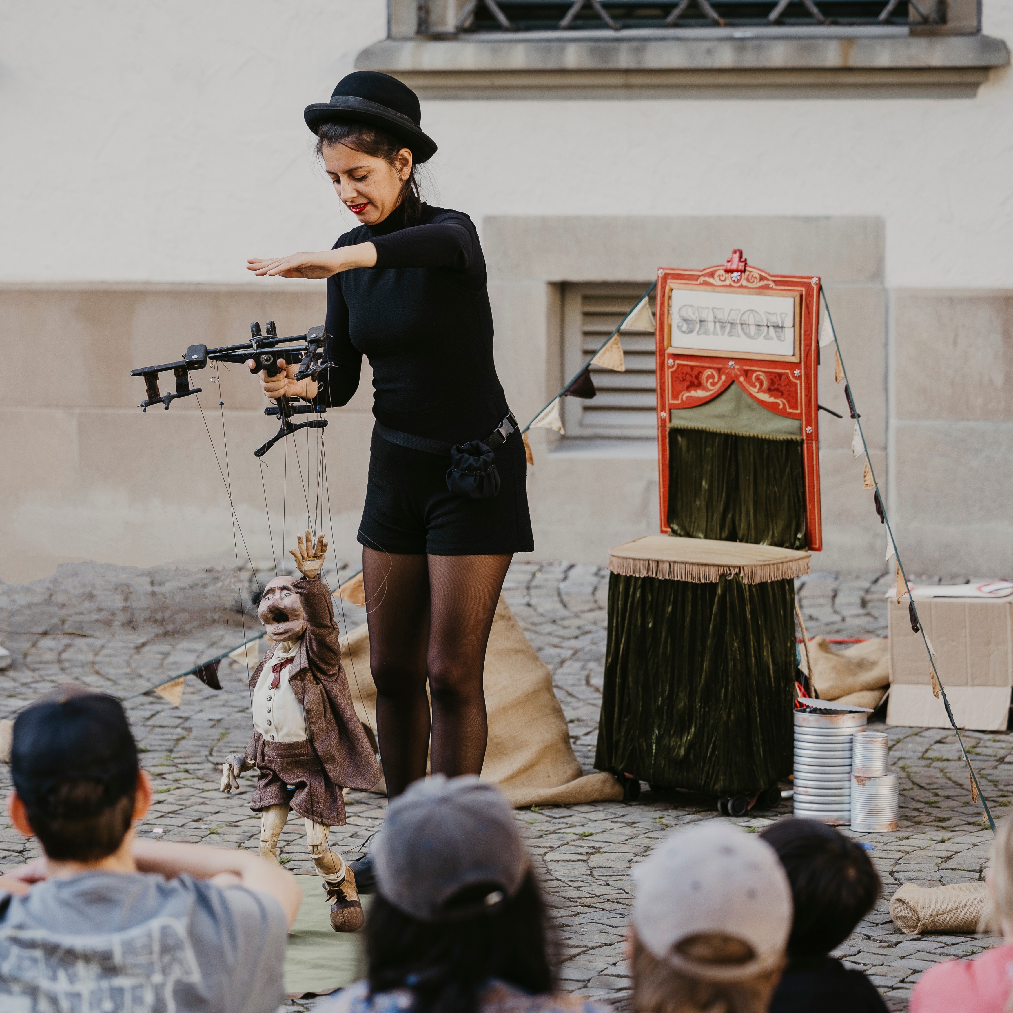 ​Festival Internacional de Artistas de Rua ocupa praças da Bahia com espetáculos e oficinas gratuitas