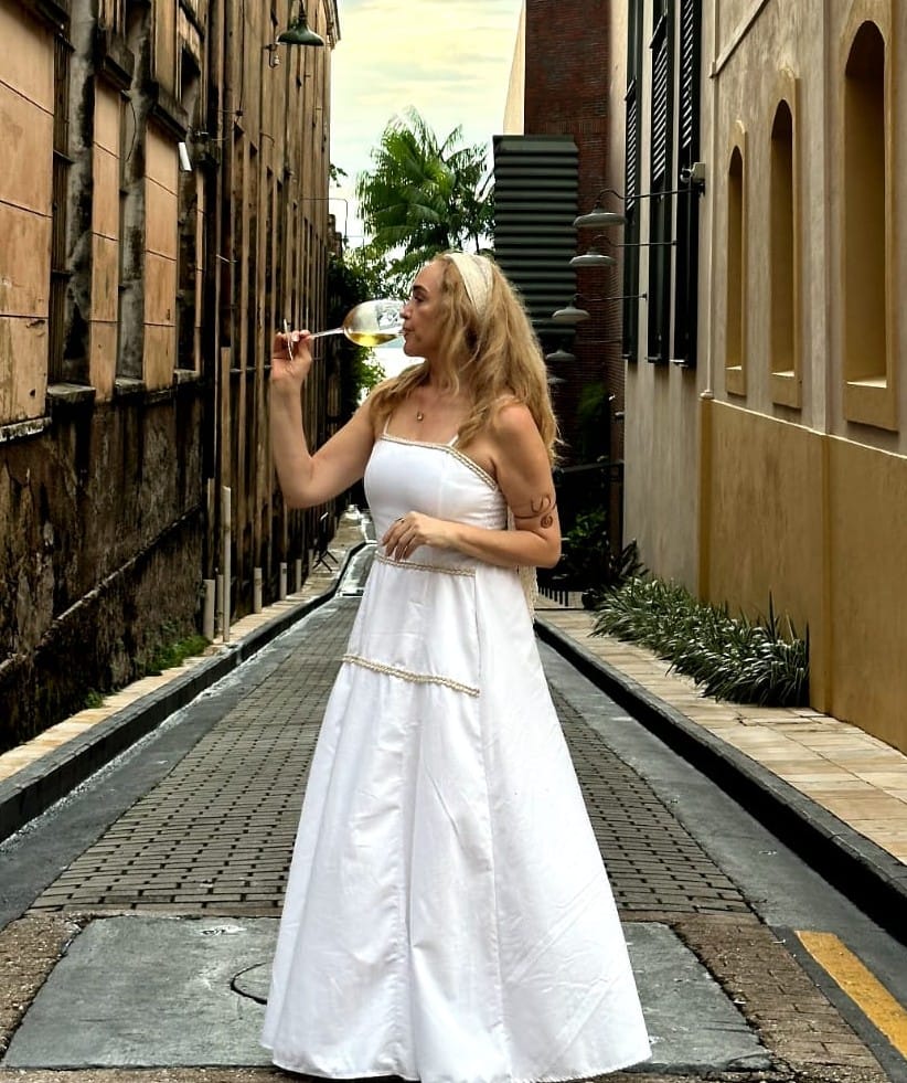 Vem Vinhar-te com Rose White 17 - Rosas e vinhos